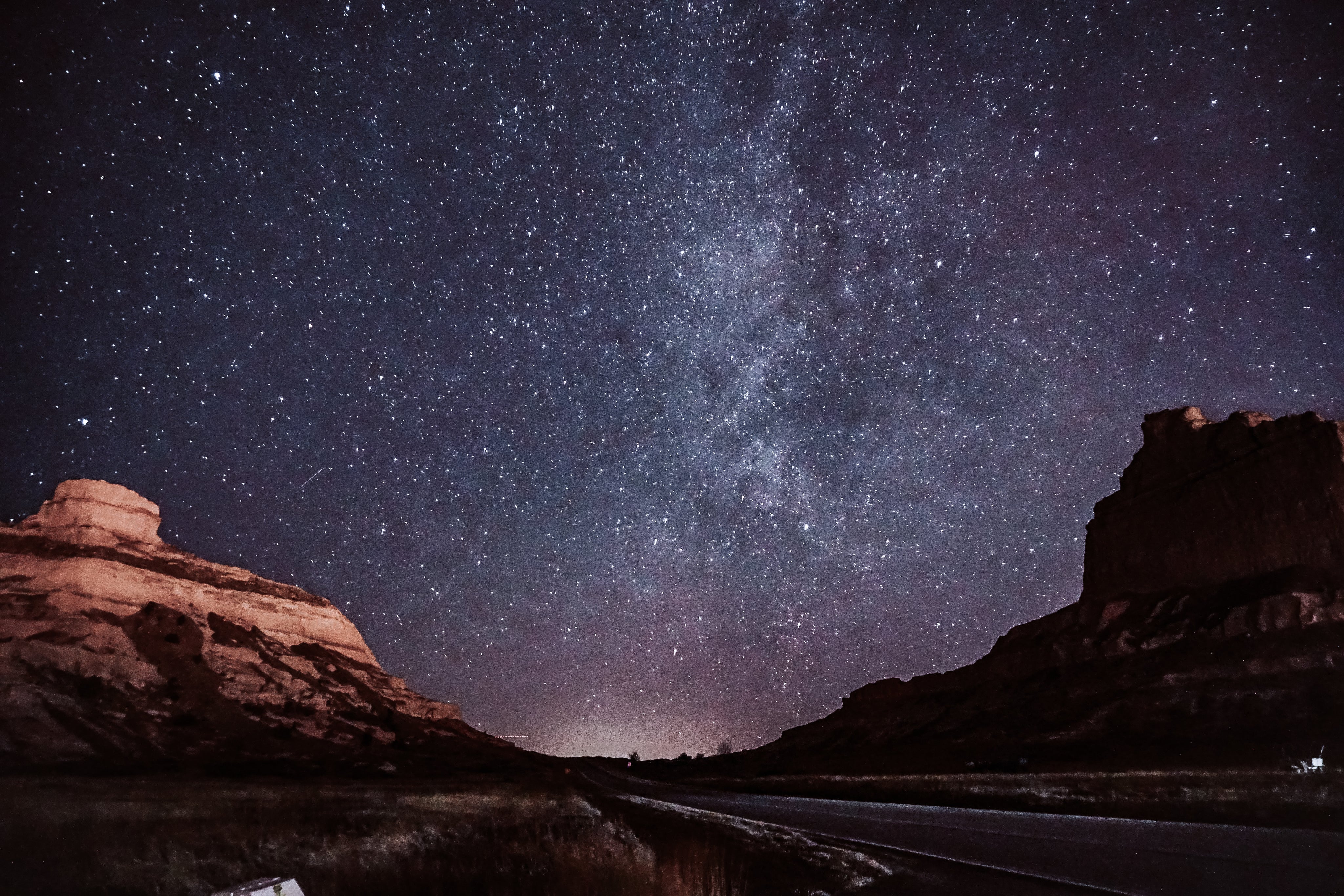 starry-skies-in-the-dessert-canyons_1.jpg