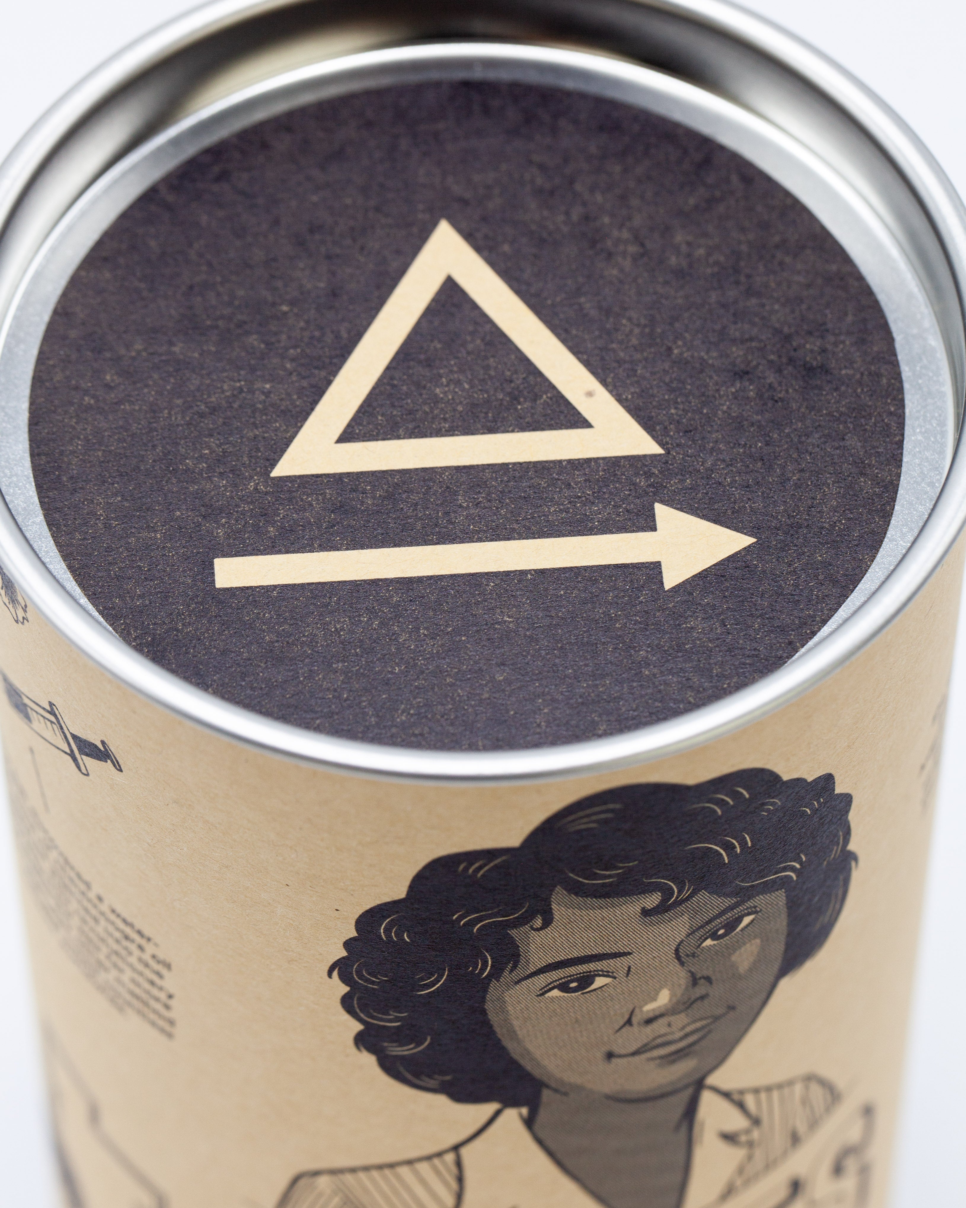 Metal cap of Alice Ball pint glass packaging by Cognitive Surplus